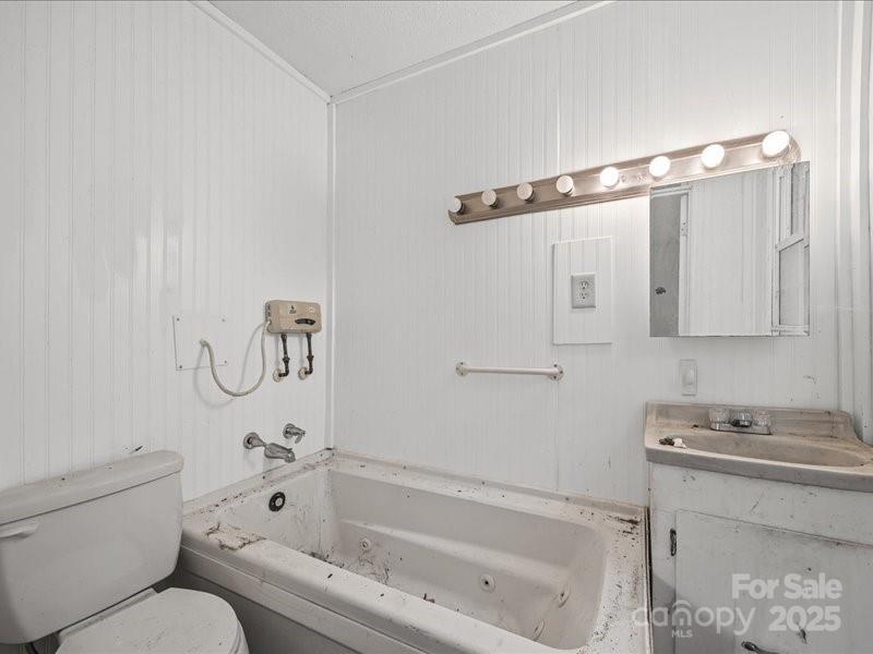 290 South Grandview Road Clover, SC 29710 - Photo 16 of 21 a bathroom with a granite countertop bathtub shower sink and toilet