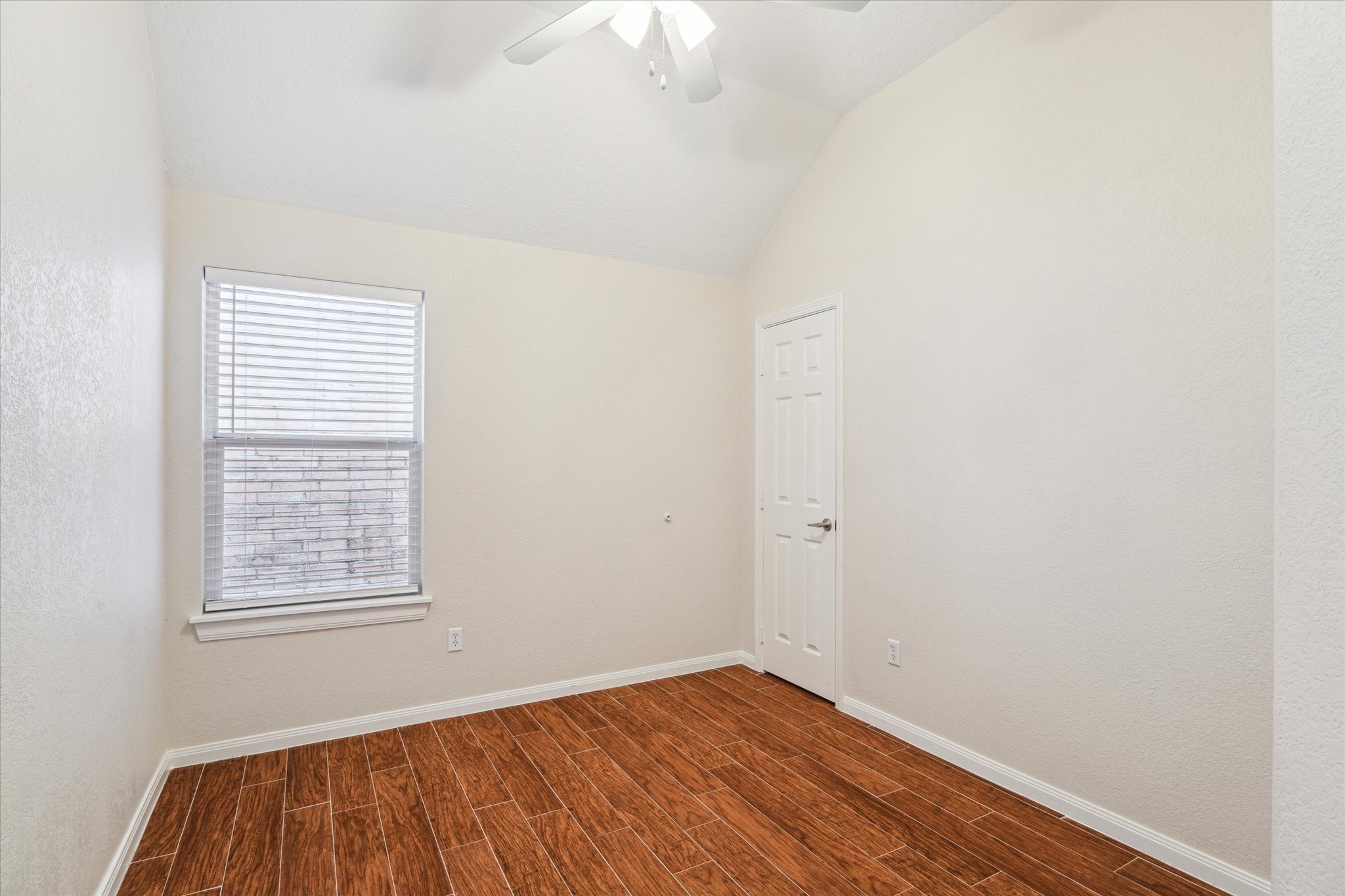2806 Crescent Star Road Spring, TX 77388 - Photo 18 of 23 Secondary Bedroom