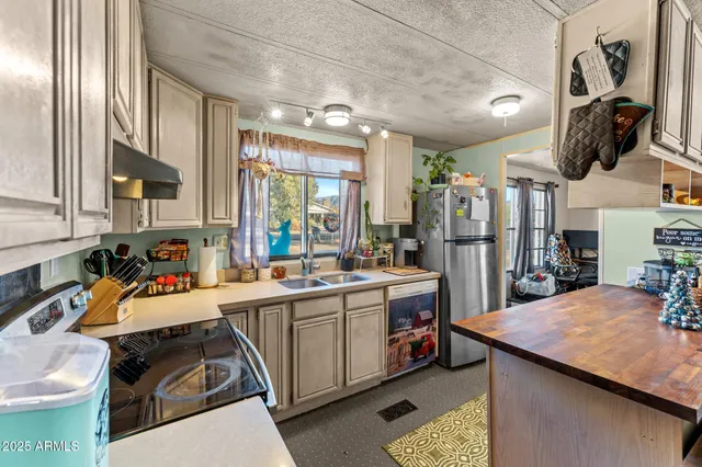 $214,900 | 22655 Henderson Street, Congress, AZ 85332