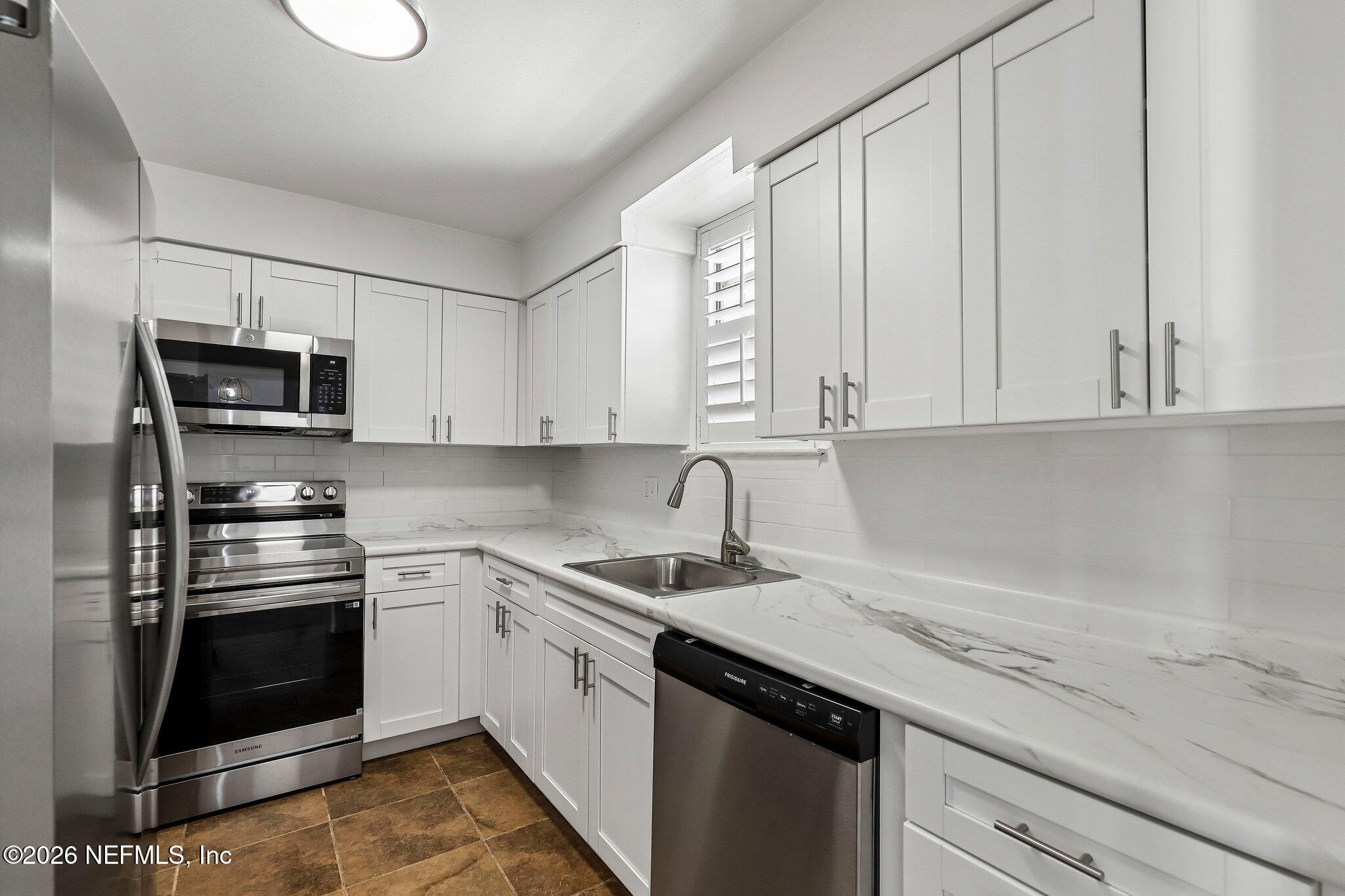 5-web-or-mls-El Camino Rd 2-S2904-005