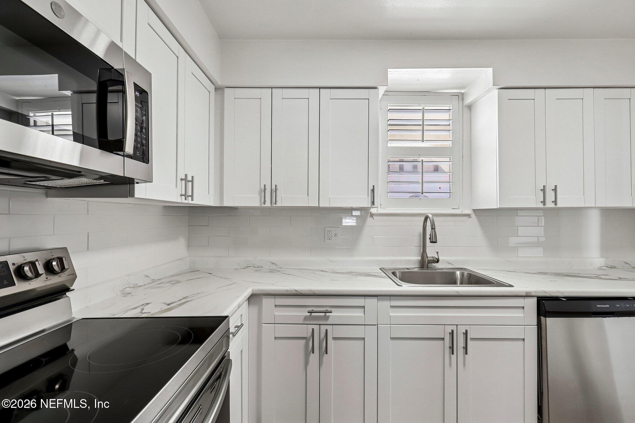 1735 El Camino Road, Unit 2 Jacksonville, FL 32216 - Photo 7 of 31 7-web-or-mls-El Camino Rd 2-S2904-007