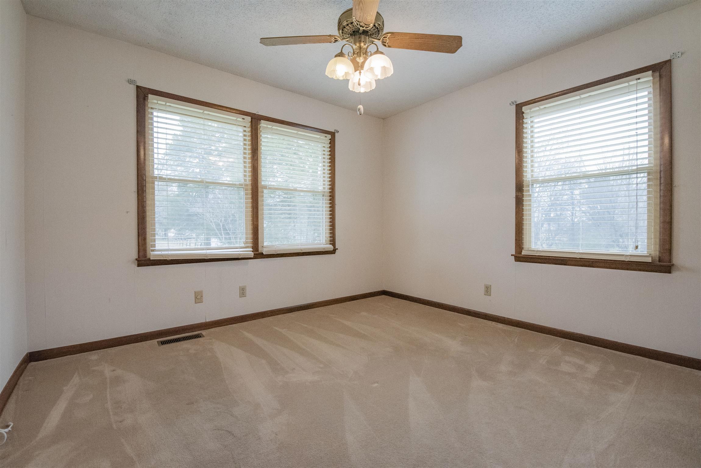 925 Alford Road Murfreesboro, TN 37129 - Photo 12 of 30 an empty room with a window