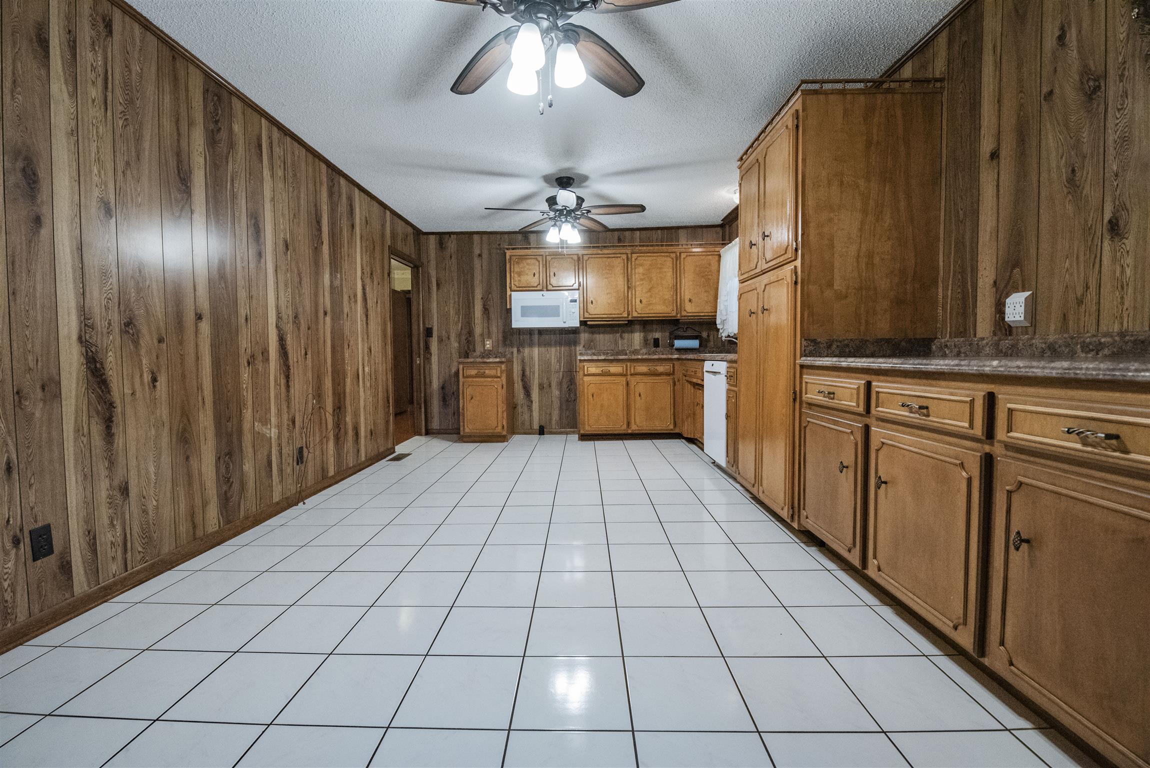 925 Alford Road Murfreesboro, TN 37129 - Photo 5 of 30 a kitchen with stainless steel appliances a sink stove and cabinets