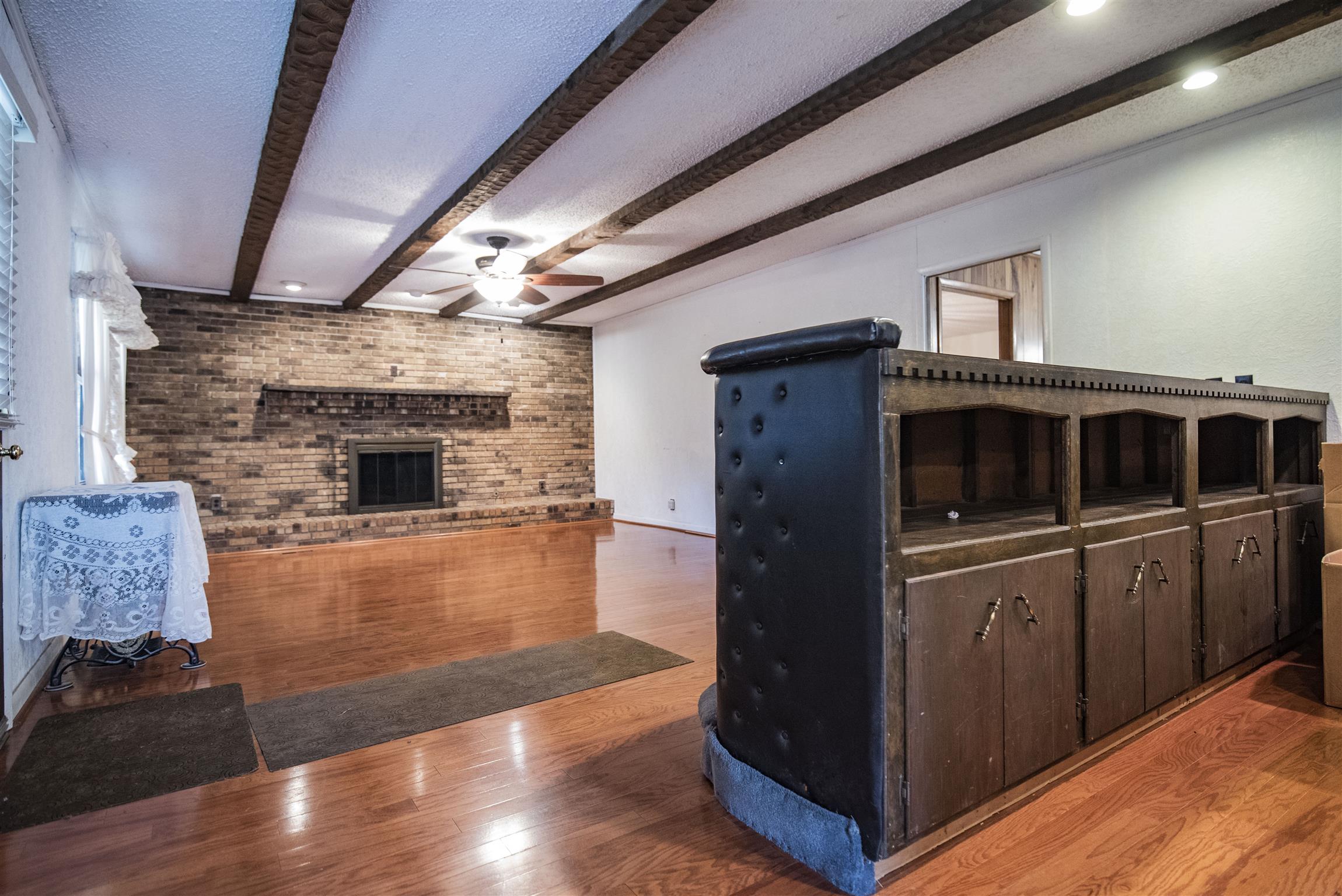 925 Alford Road Murfreesboro, TN 37129 - Photo 8 of 30 a living room with stainless steel appliances kitchen island granite countertop a stove and a refrigerator