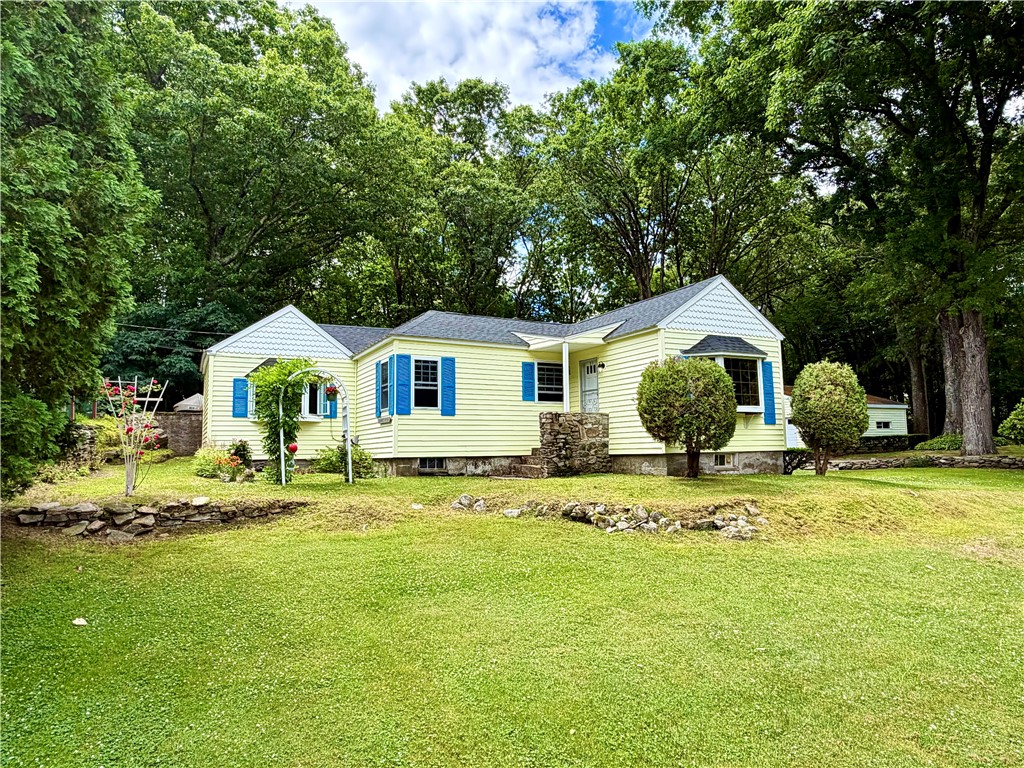328 Rhodes Avenue Woonsocket, RI 02895 - Photo 26 of 29
