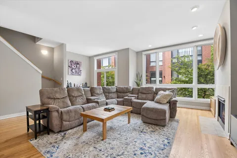 $799,900 | 2318 West Wolfram Street, Chicago, IL 60618