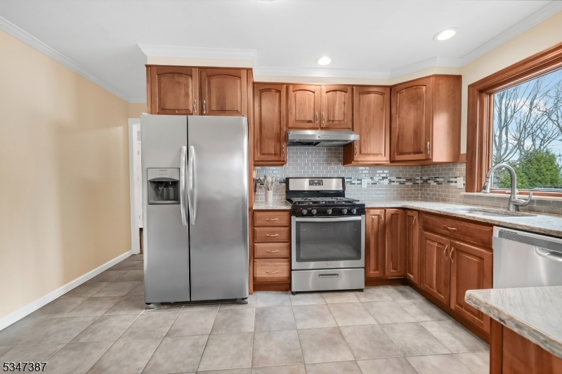 104 Summit Road Sparta, NJ 07871 - Photo 10 of 32