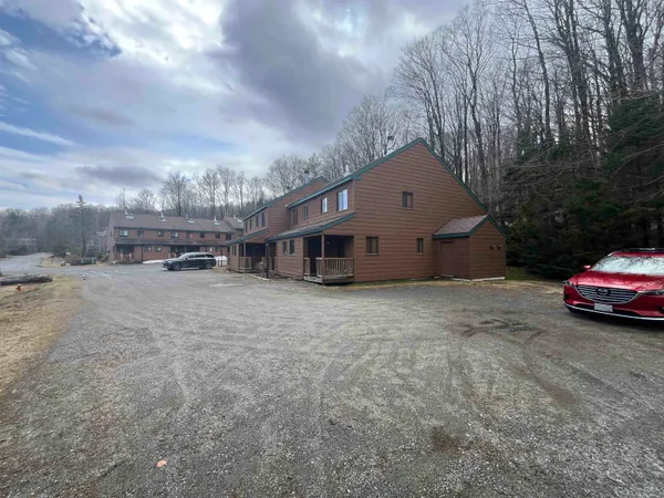$389,900 | 9 F Brumms Way, Unit 9F, West Dover, VT 05356