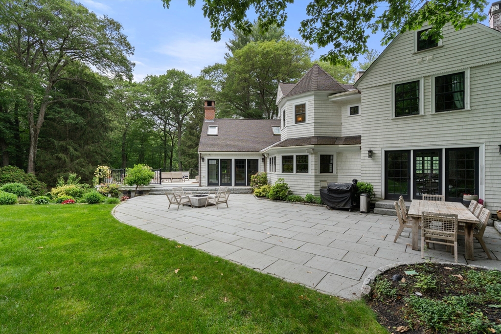 153 Ridgeway Road Weston, MA 02493 - Photo 36 of 42 Gallery Image 36