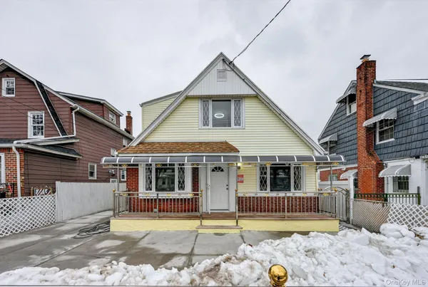 $949,999 | 104-24 208th Street | Queens Village