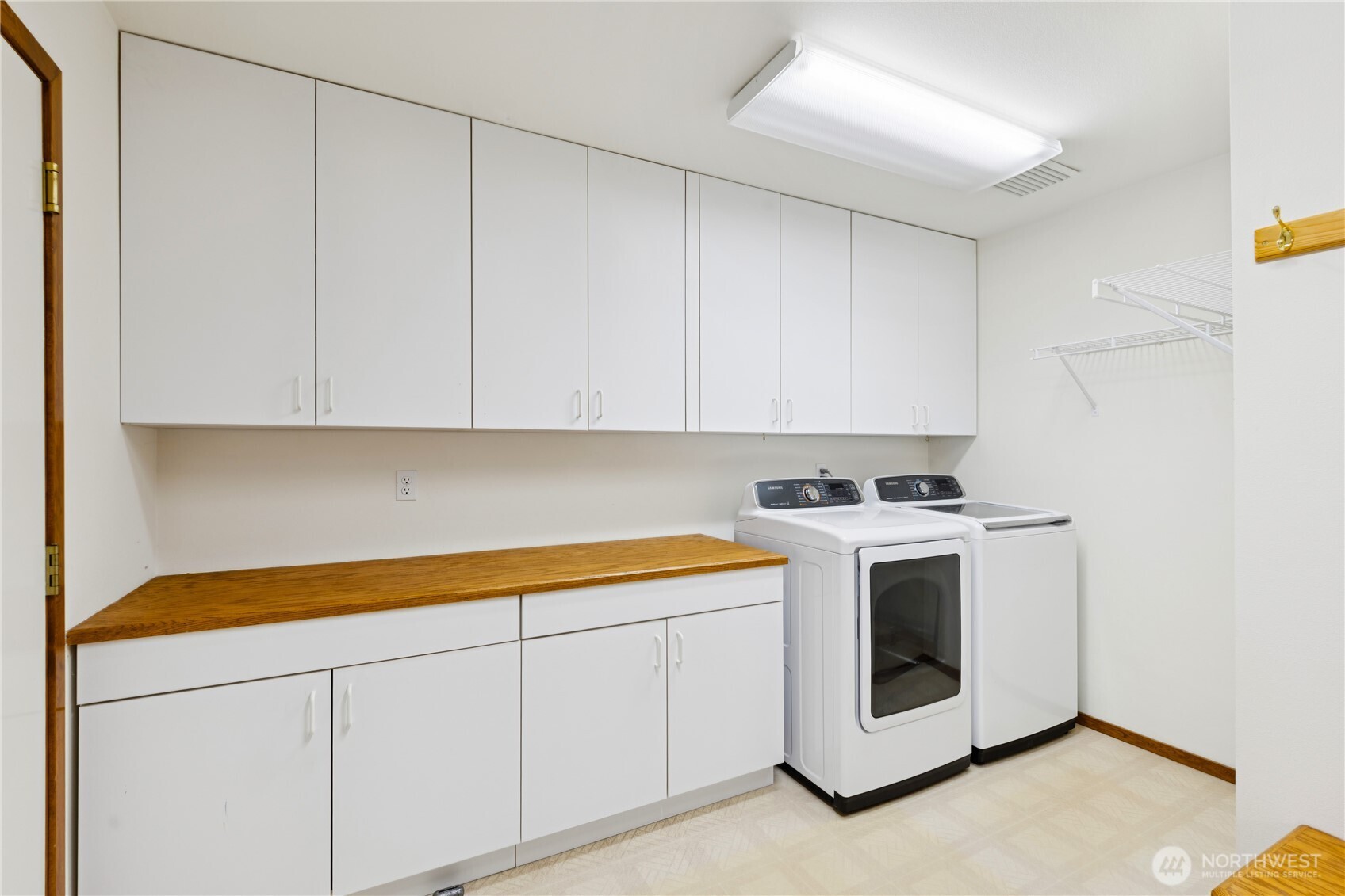 4158 Islander Way Anacortes, WA 98221 - Photo 24 of 40 a utility room with dryer and washer