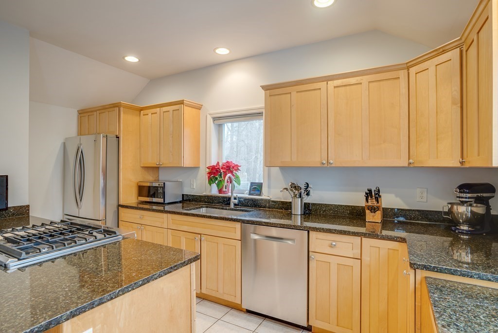 48 South Road Bedford, MA 01730 - Photo 3 of 42 Gallery Image 3