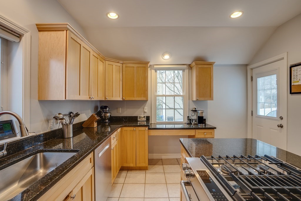 48 South Road Bedford, MA 01730 - Photo 5 of 42 Gallery Image 5