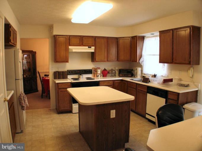 2065 Park Trail Road Windsor Mill, MD 21244 - Photo 4 of 30 Kitchen