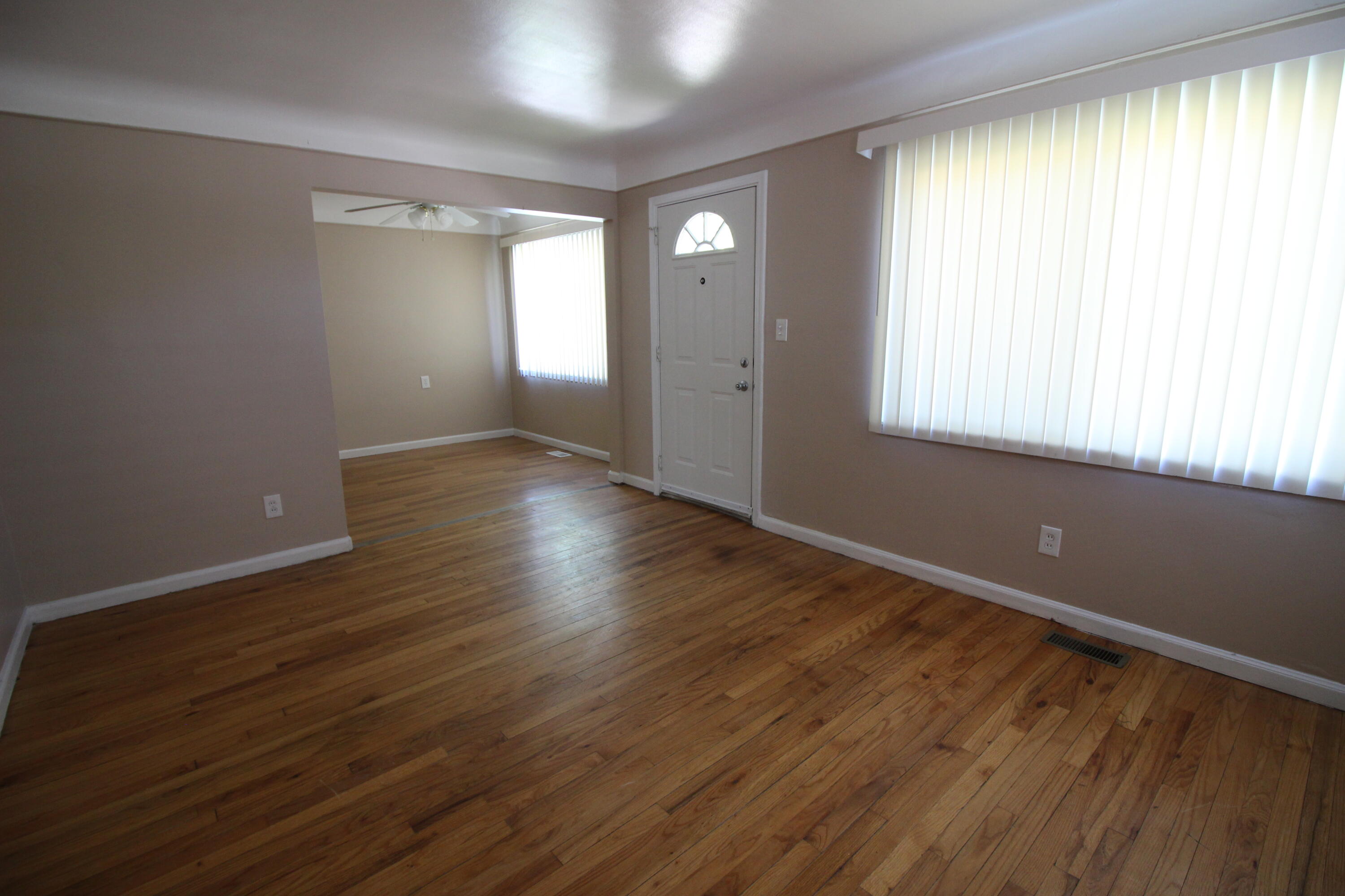 19504 Roger Street Melvindale, MI 48122 - Photo 5 of 18 IMG_6618