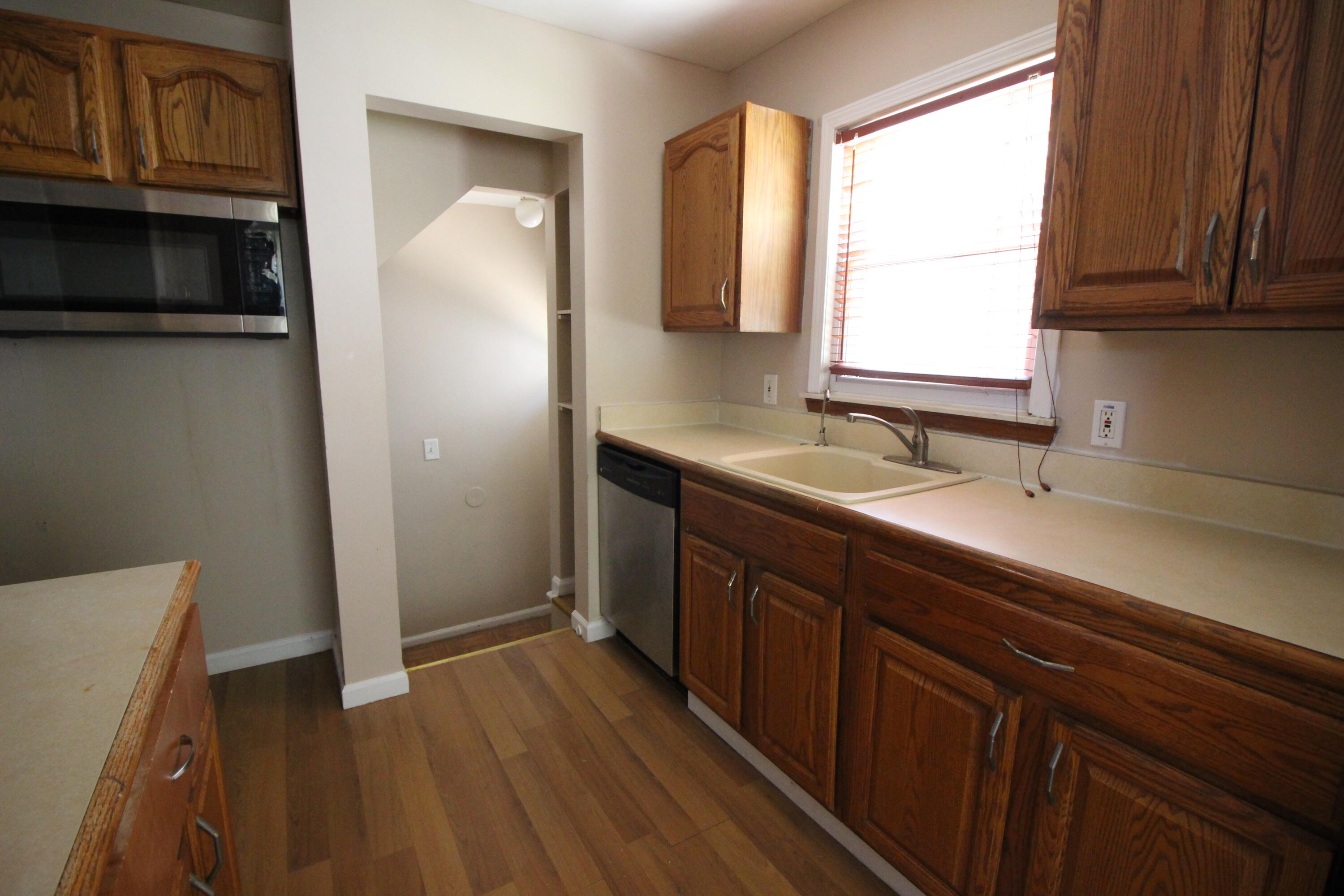 19504 Roger Street Melvindale, MI 48122 - Photo 8 of 18 IMG_6621