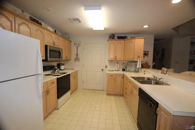 $445,000 | 148 Constantin Drive, Golden Meadow, LA 70357