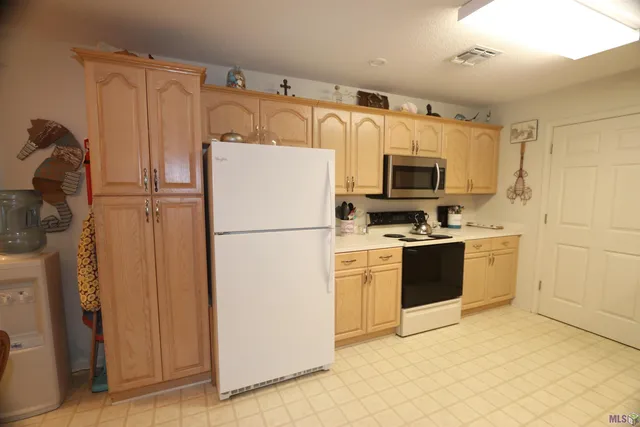 $445,000 | 148 Constantin Drive, Golden Meadow, LA 70357