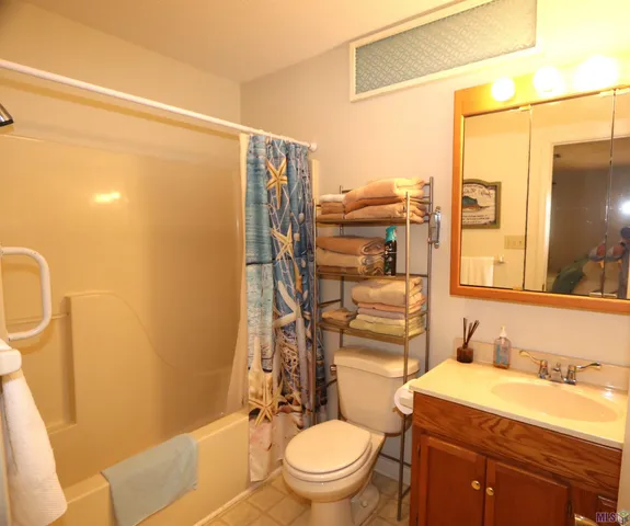 $445,000 | 148 Constantin Drive, Golden Meadow, LA 70357