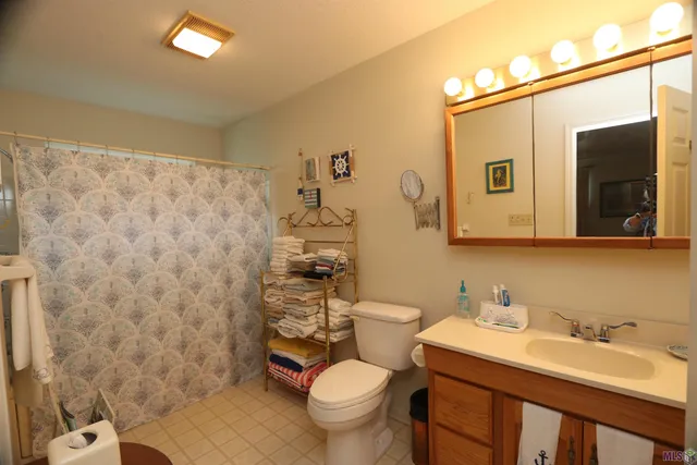 $445,000 | 148 Constantin Drive, Golden Meadow, LA 70357