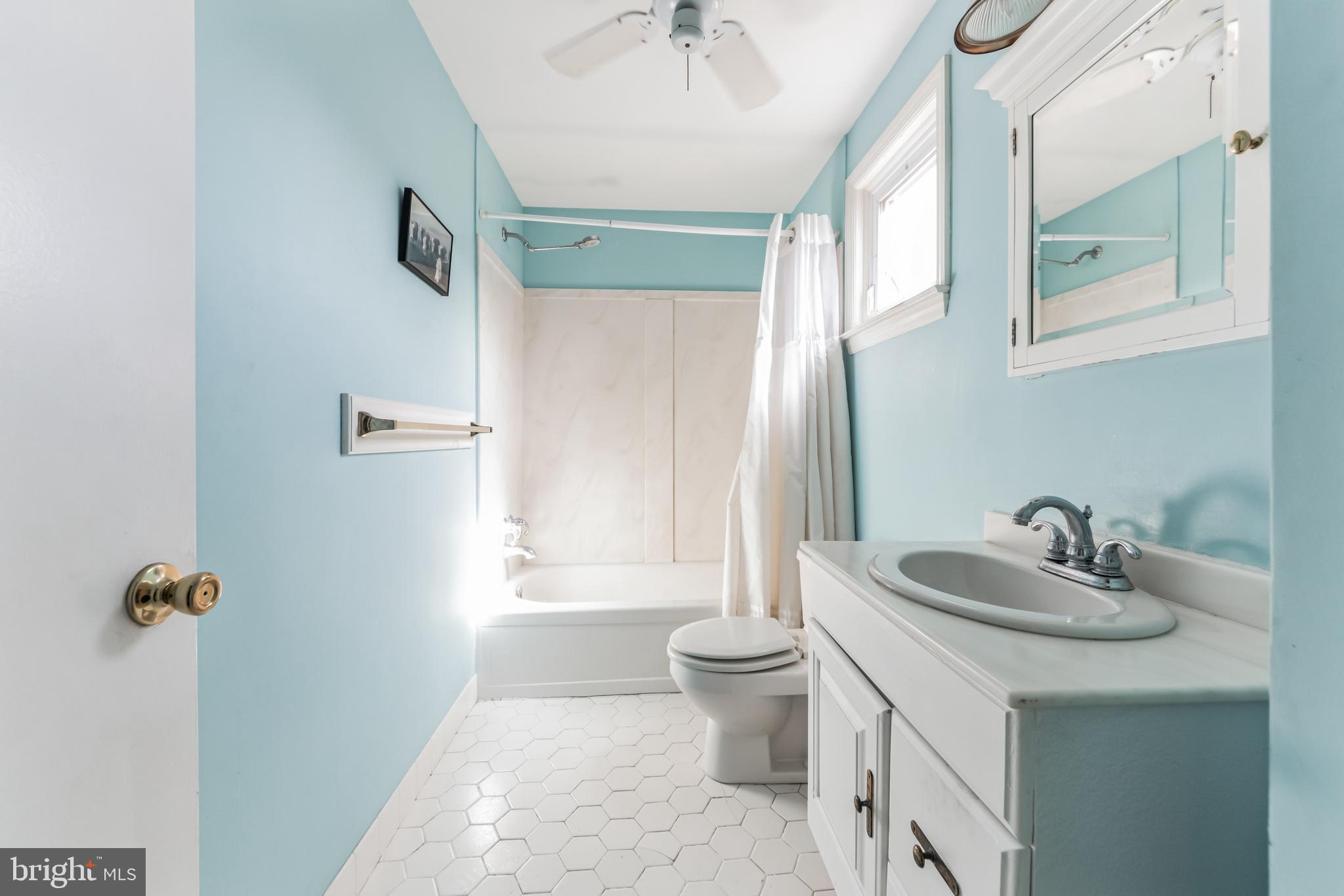 554 Delvale Road Yardley, PA 19067 - Photo 18 of 29 Full Bathroom