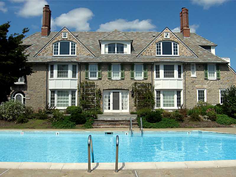 9 Massachaug Road Westerly, RI 02891 - Photo 1 of 23 Exterior Front.