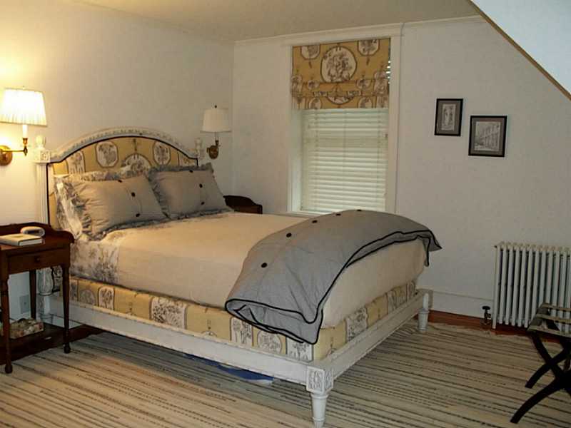 9 Massachaug Road Westerly, RI 02891 - Photo 18 of 23 Bedroom.