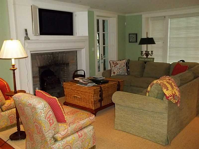 9 Massachaug Road Westerly, RI 02891 - Photo 7 of 23 Living Room.