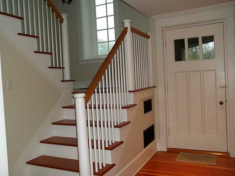 9 Massachaug Road Westerly, RI 02891 - Photo 8 of 23 Entry.