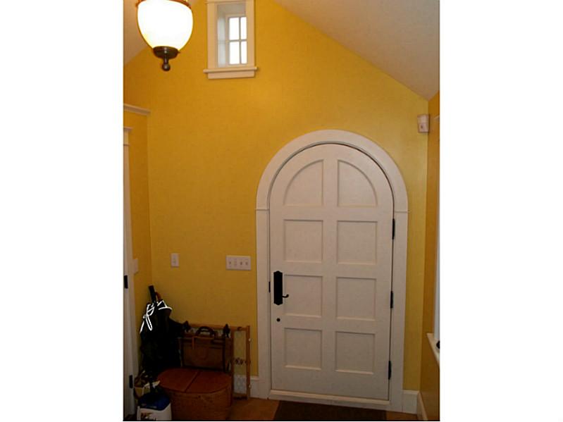 9 Massachaug Road Westerly, RI 02891 - Photo 10 of 23 Mud Room.