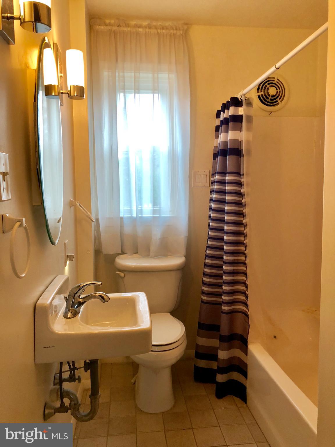 1905 Carton Road Hatboro, PA 19040 - Photo 12 of 18 Bath