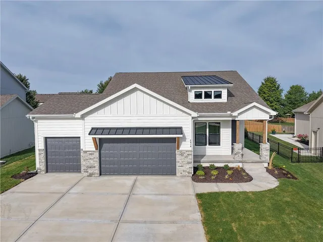 $550,000 | 4510 Southwest Fenwick Road, Lee's Summit, MO 64083