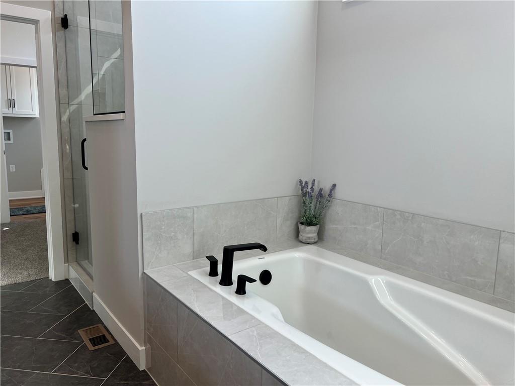 4510 Southwest Fenwick Road Lee's Summit, MO 64083 - Photo 23 of 42