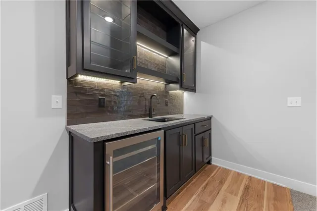 $550,000 | 4510 Southwest Fenwick Road, Lee's Summit, MO 64083