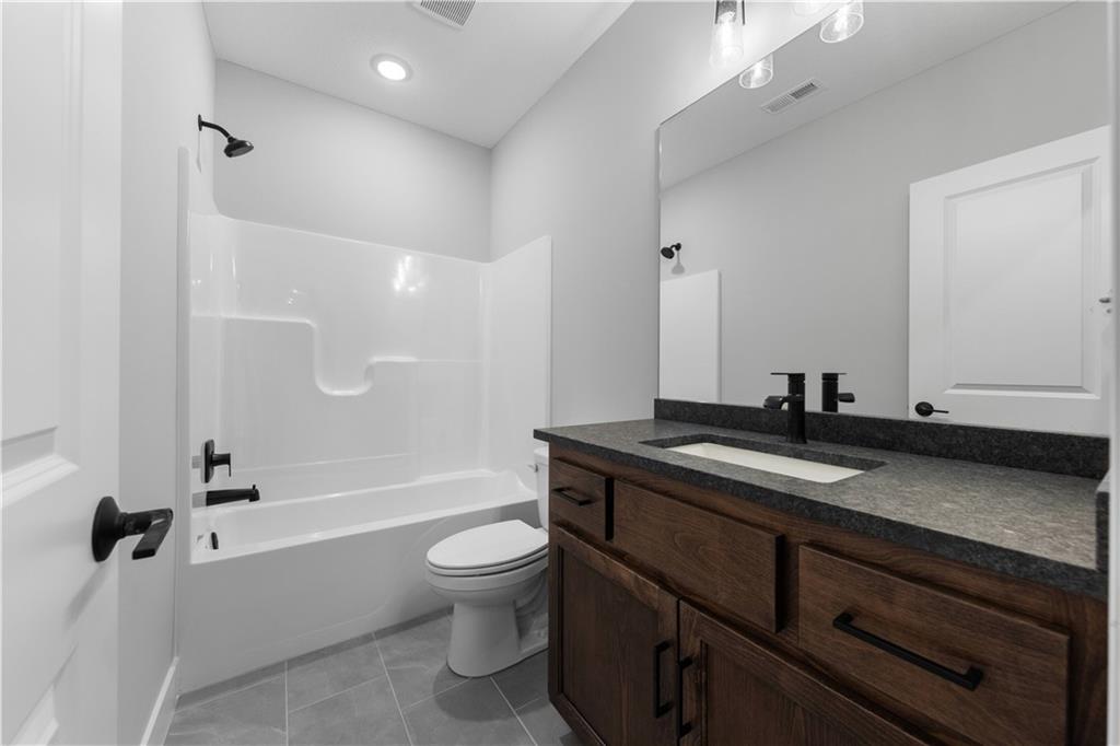 4510 Southwest Fenwick Road Lee's Summit, MO 64083 - Photo 38 of 42