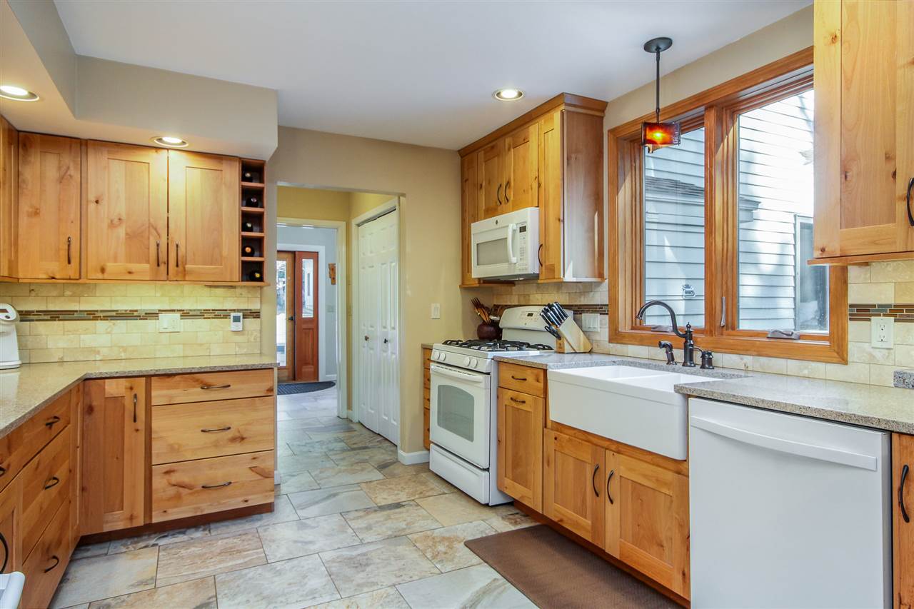 392 Forest Road St. George, VT 05495 - Photo 8 of 40
