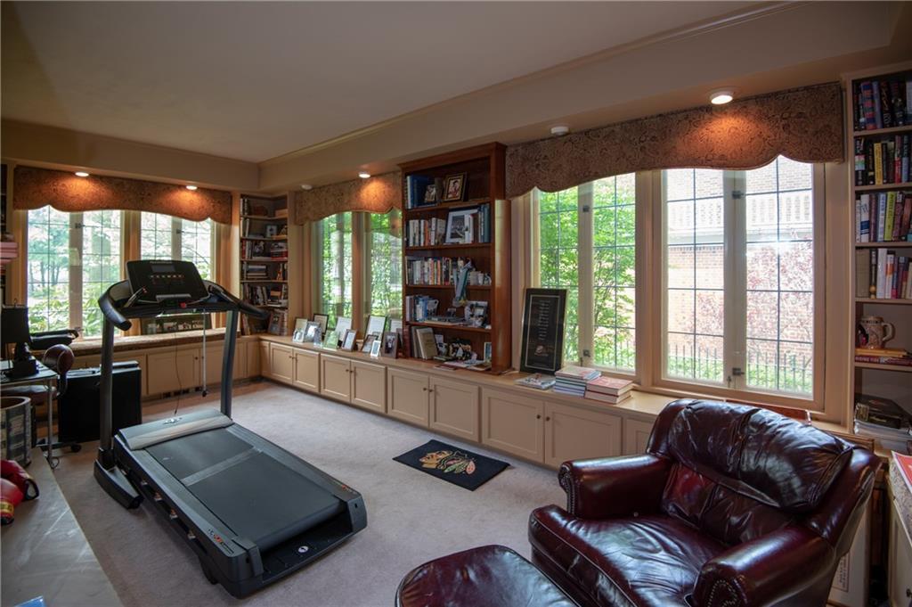 1039 Highland Road Sharon, PA 16146 - Photo 4 of 25 Gallery Image 4