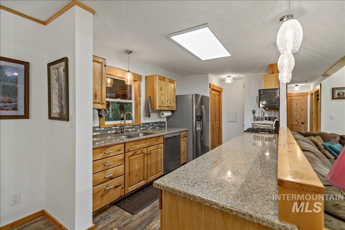 79 Sunset Loop Cascade, ID 83611 - Photo 11 of 44 Kitchen