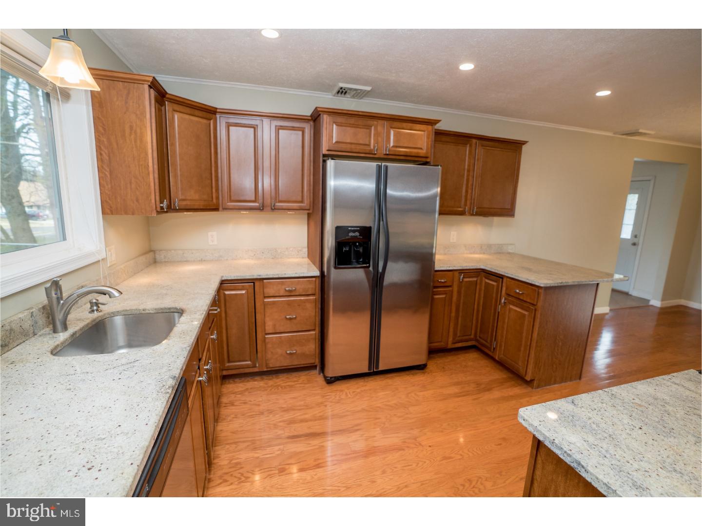 33 Hillside Road Levittown, PA 19056 - Photo 4 of 18 Gallery Image 4
