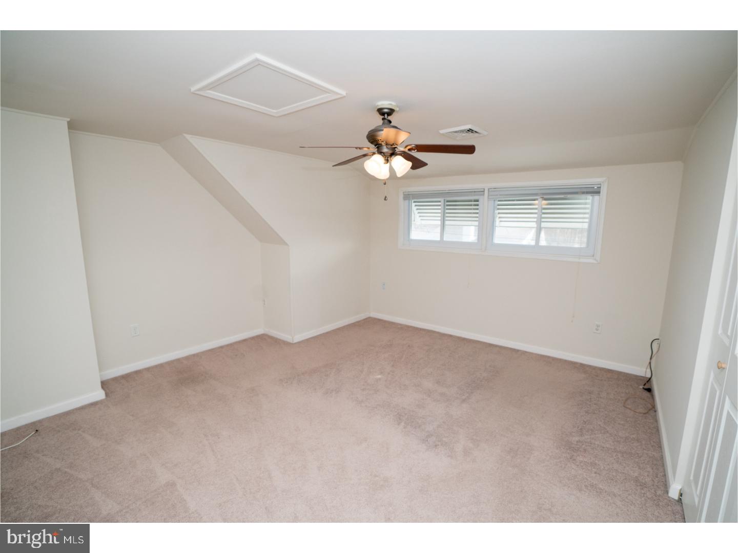 33 Hillside Road Levittown, PA 19056 - Photo 9 of 18 Gallery Image 9