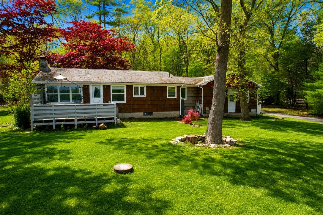48 Allison Avenue Coventry, RI 02816 - Photo 3 of 29