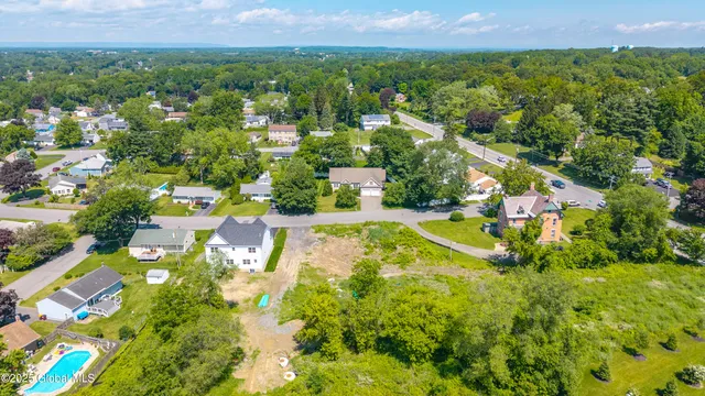 $650,000 | 4 Wedgewood Drive, Albany, NY 12211