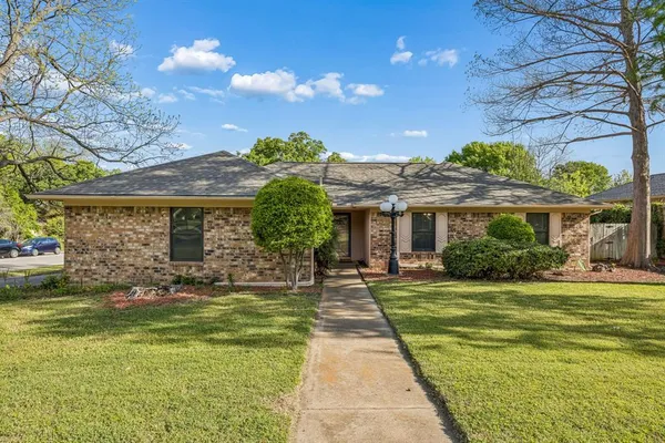 $409,000 | 806 Glenn Drive, Euless, TX 76039