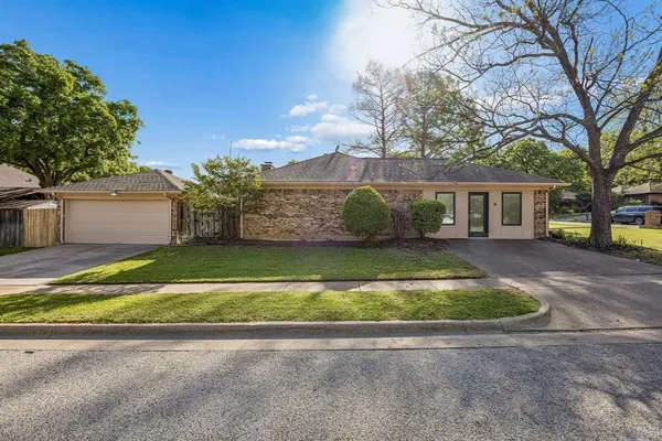 $409,000 | 806 Glenn Drive, Euless, TX 76039