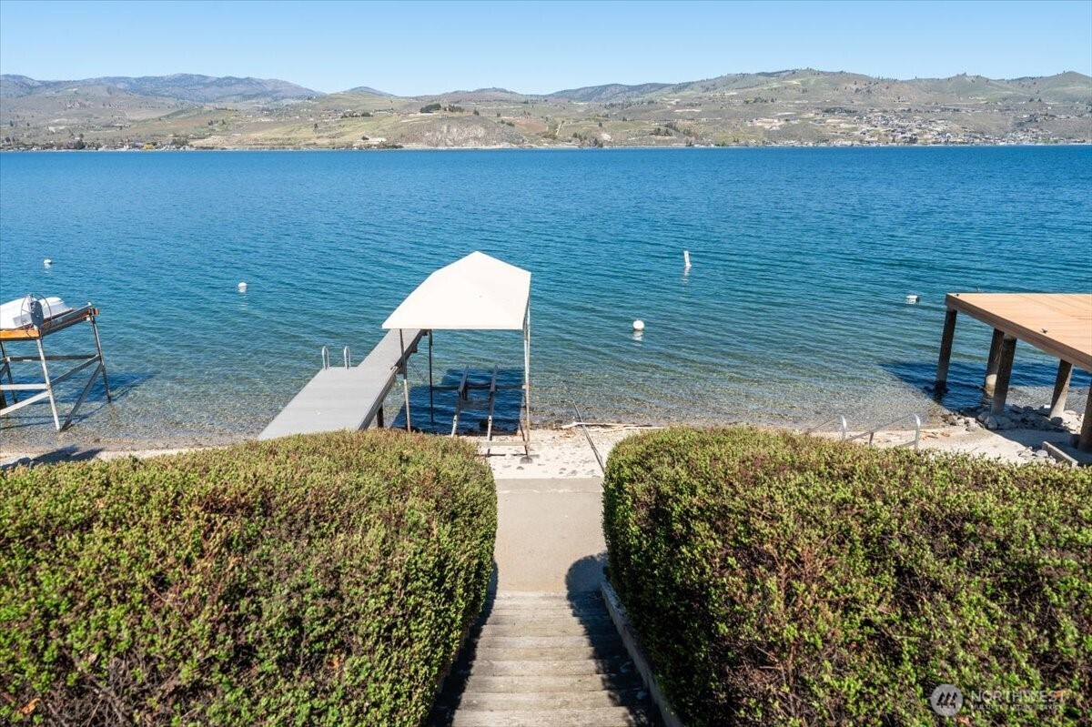 1606 South Lakeshore Road Chelan, WA 98816 - Photo 33 of 39
