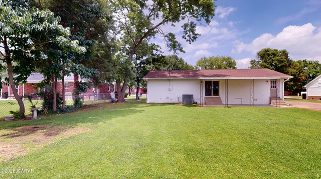 a view of a lake with houses