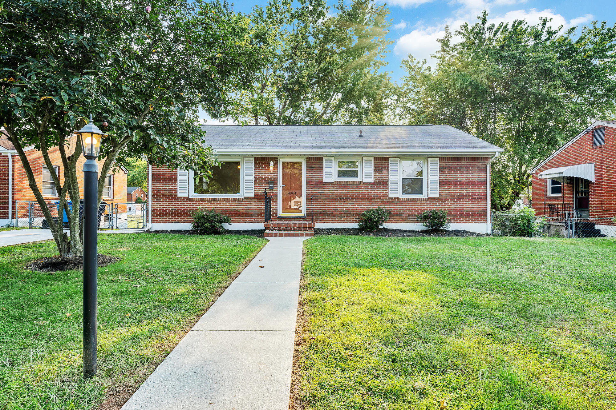 4964 Florist Road Roanoke, VA 24012 - Photo 2 of 32 02-D R E A M-2272