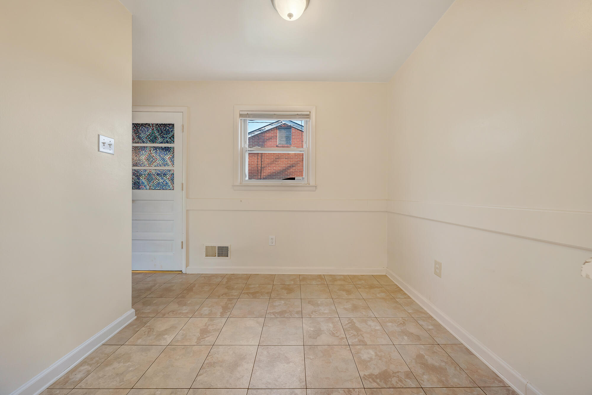 4964 Florist Road Roanoke, VA 24012 - Photo 13 of 32 13-D R E A M-2257