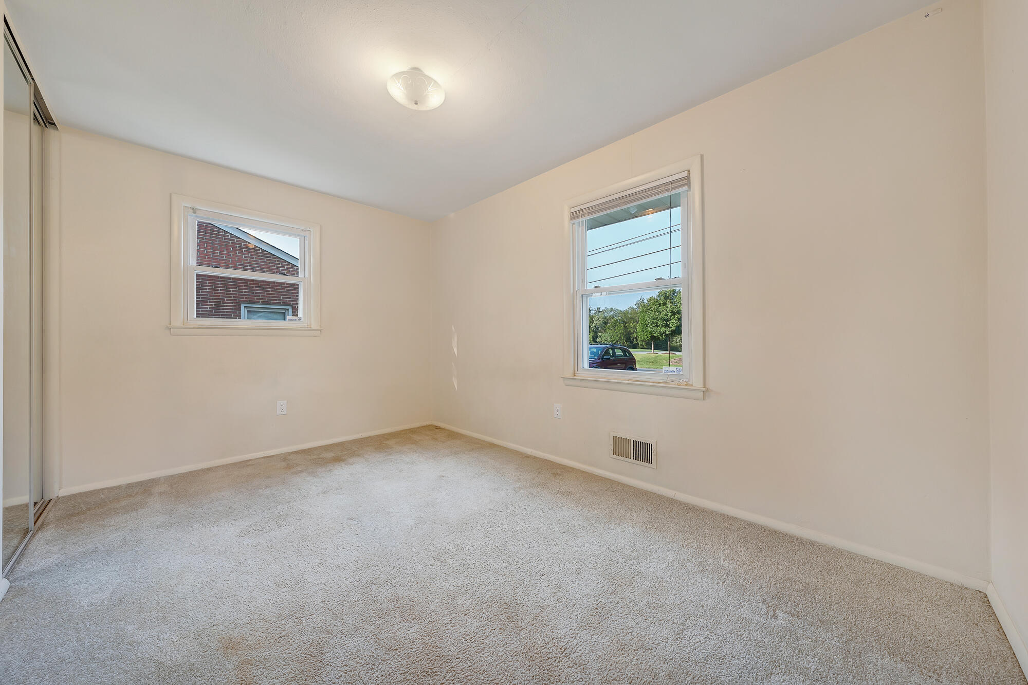 4964 Florist Road Roanoke, VA 24012 - Photo 20 of 32 20-D R E A M-2250