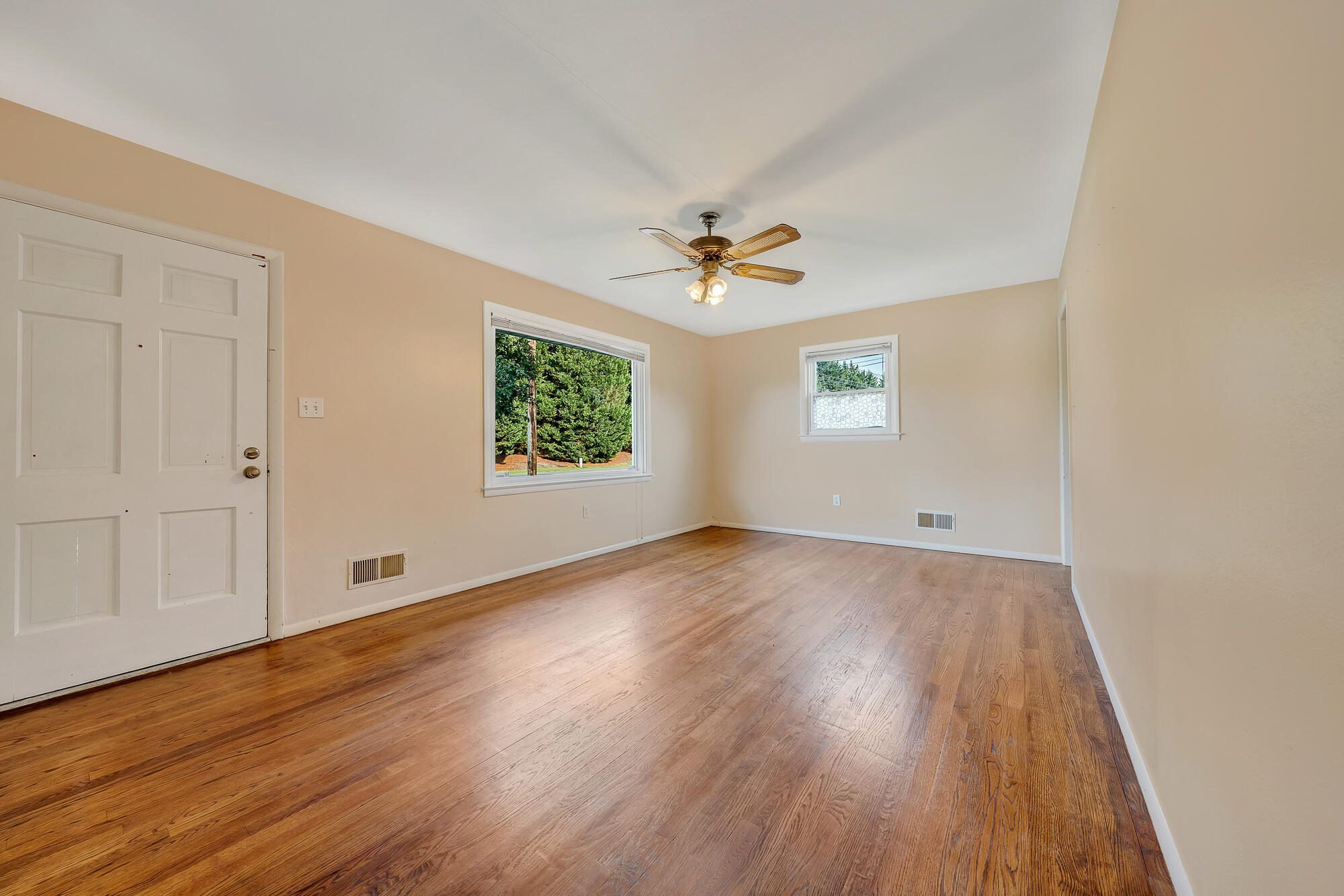4964 Florist Road Roanoke, VA 24012 - Photo 7 of 32 07-D R E A M-2264